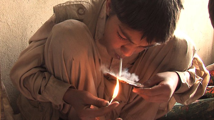 Addicted_in_Afghanistan_3