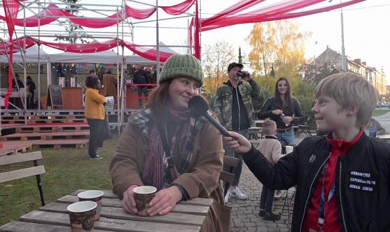 Scene from the film Junior Chats with the Festival Crowd