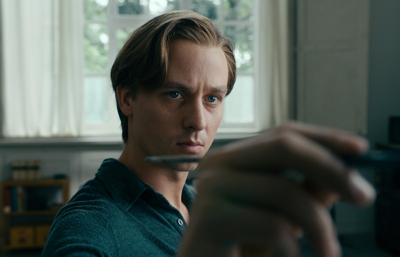 Never Look Away dafilms watch online