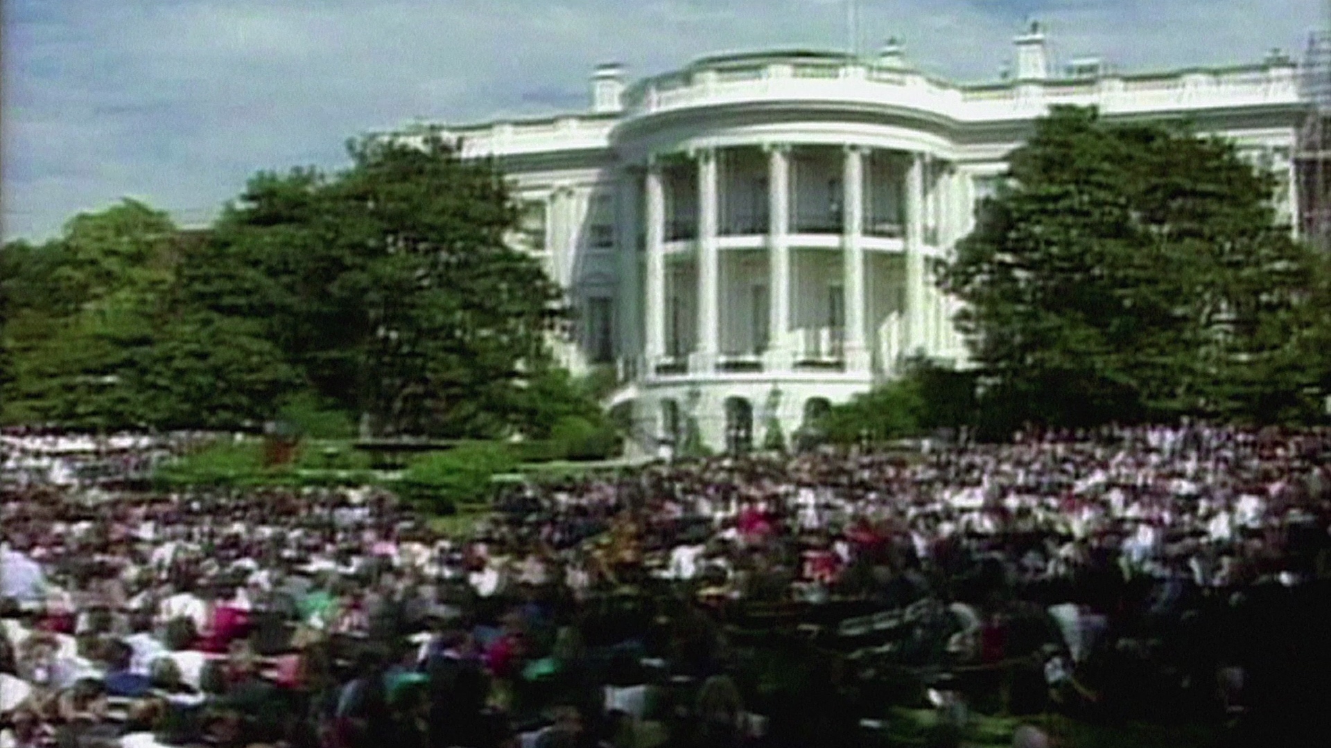20 Handshakes for Peace - dafilms.com | watch online